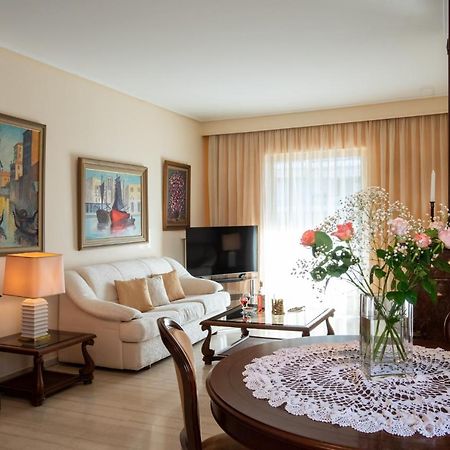 Hector'S Flisvos Apartment Atenas Exterior foto