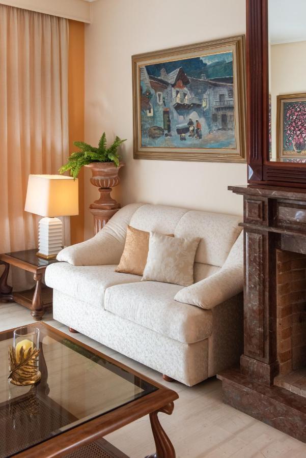 Hector'S Flisvos Apartment Atenas Exterior foto